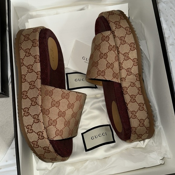 Gucci Platform Slide - Picture 2 of 7
